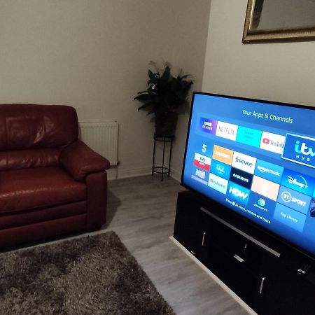 Cheerful 2-Bedroom Home With Off Street Parking Blackpool Exterior photo