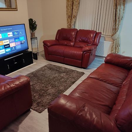 Cheerful 2-Bedroom Home With Off Street Parking Blackpool Exterior photo