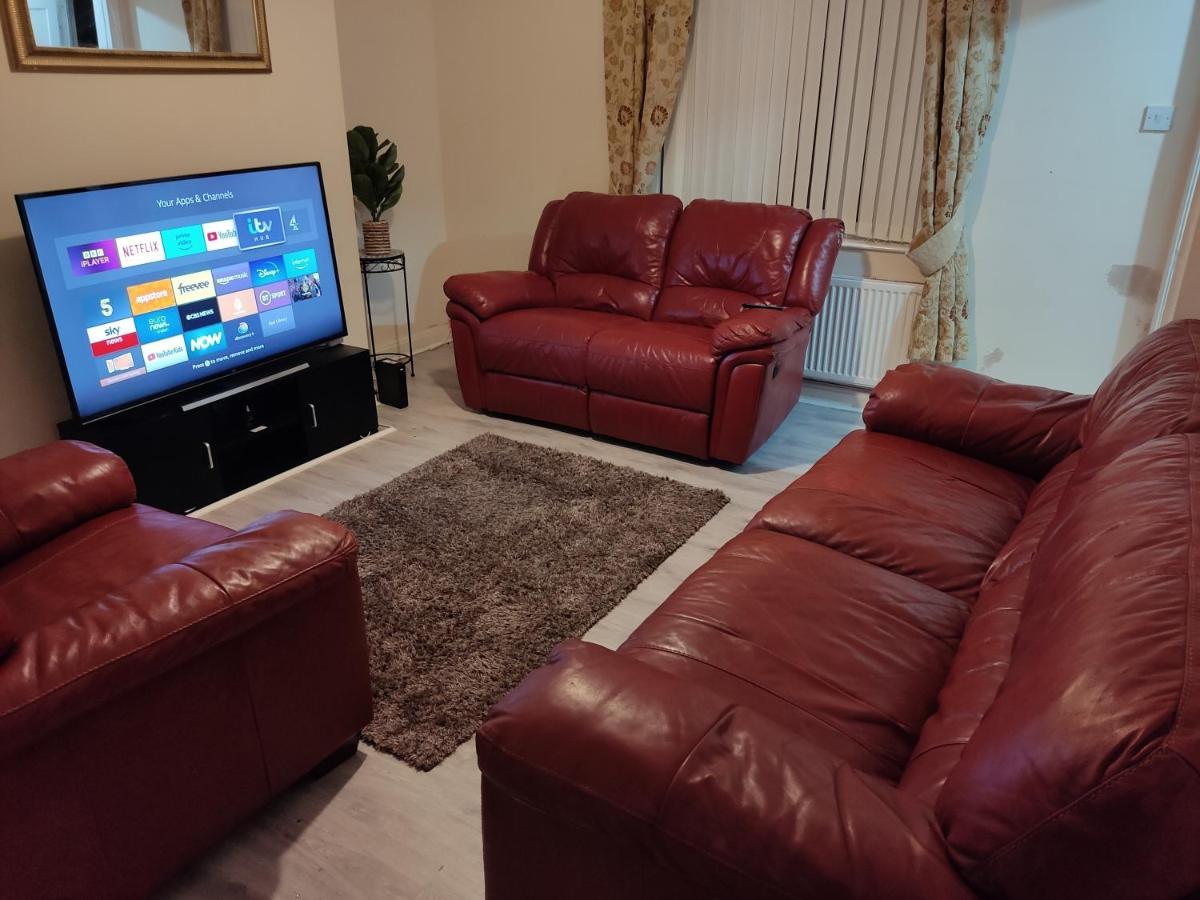Cheerful 2-Bedroom Home With Off Street Parking Blackpool Exterior photo