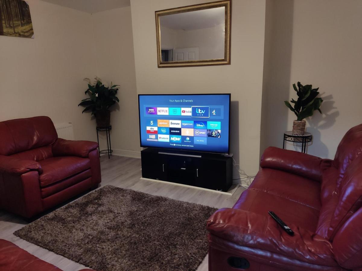 Cheerful 2-Bedroom Home With Off Street Parking Blackpool Exterior photo