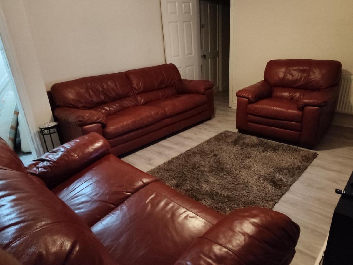 Cheerful 2-Bedroom Home With Off Street Parking Blackpool Exterior photo